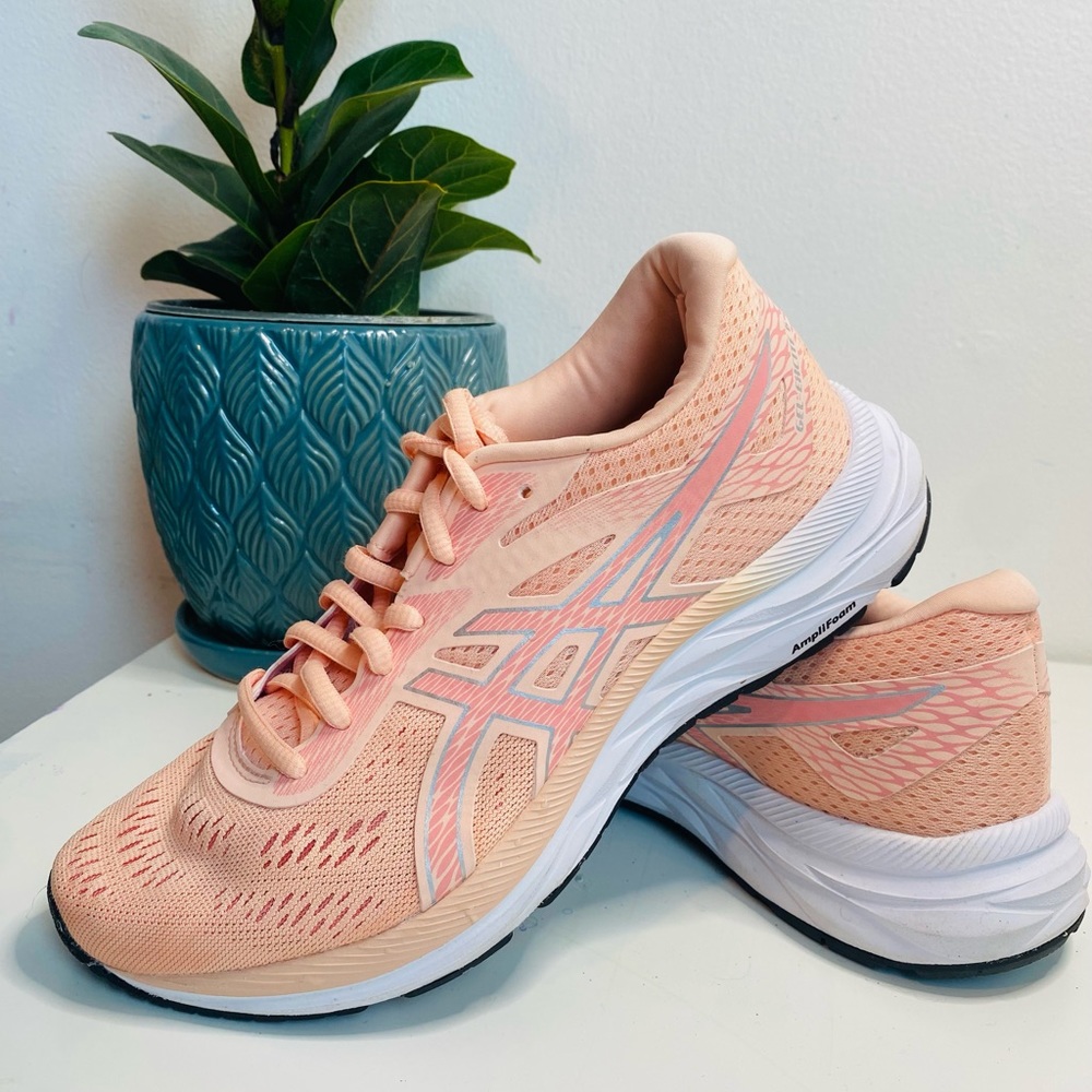 ASICS Gel-Excite Women’s Pink 6.5 Regular Width Removable Insert Worn Few Times
